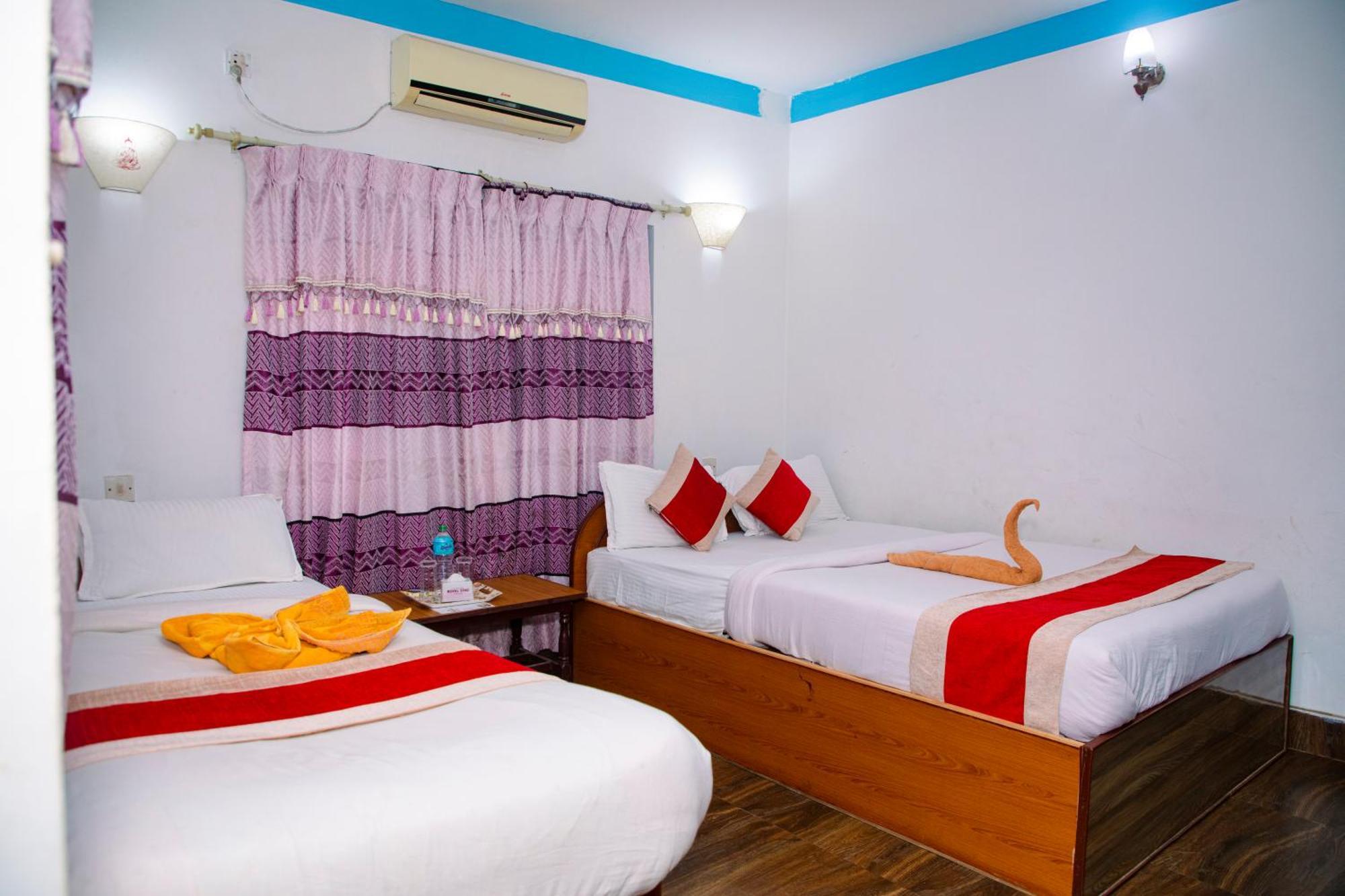 Hotel Shiva'S Dream Sauraha Exteriör bild