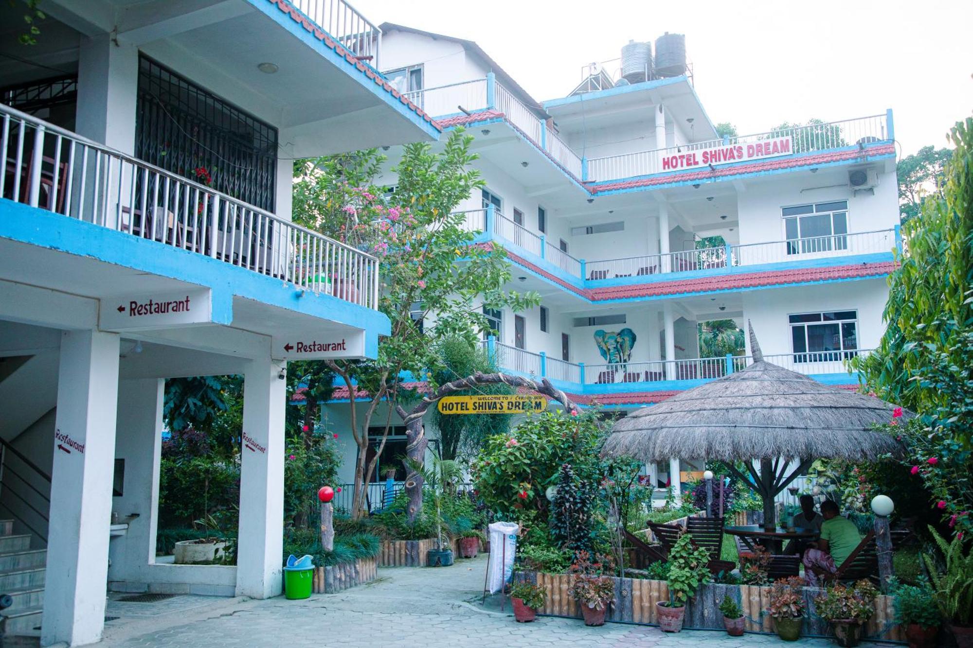 Hotel Shiva'S Dream Sauraha Exteriör bild