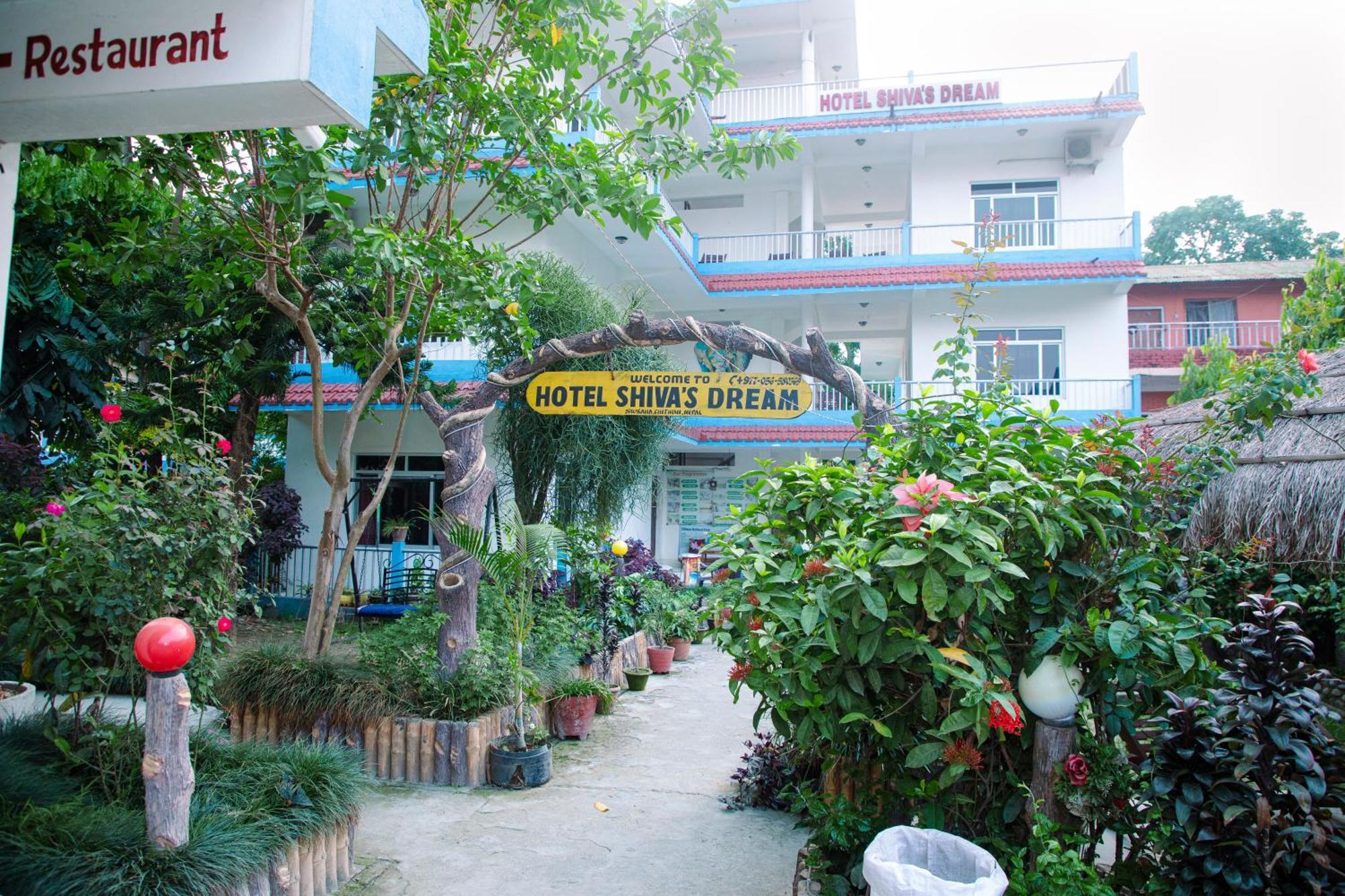 Hotel Shiva'S Dream Sauraha Exteriör bild