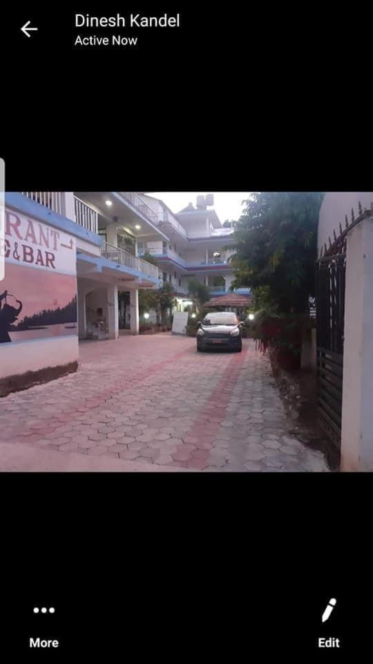 Hotel Shiva'S Dream Sauraha Exteriör bild