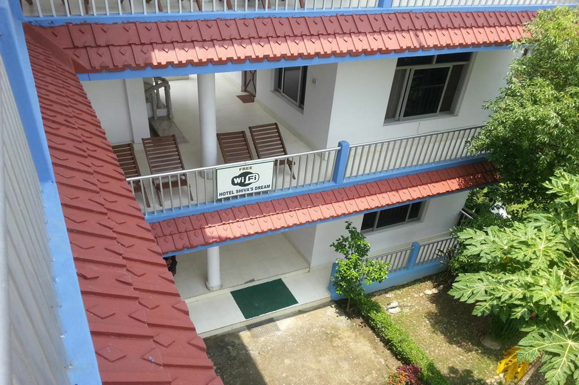 Hotel Shiva'S Dream Sauraha Exteriör bild